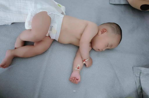 开原宝宝多久会抬头