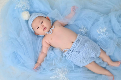 开原两个半月宝宝发育标准